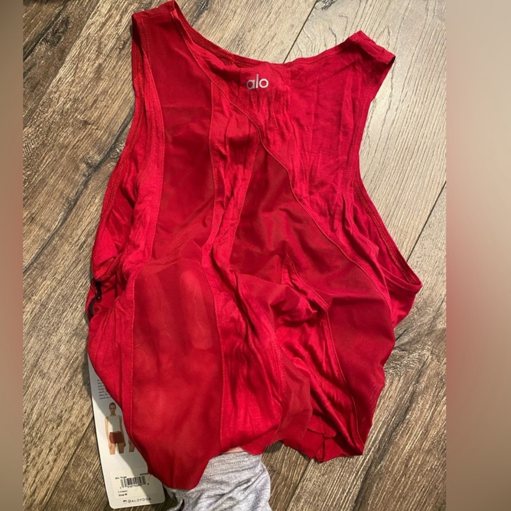 ALO Yoga Present Tank